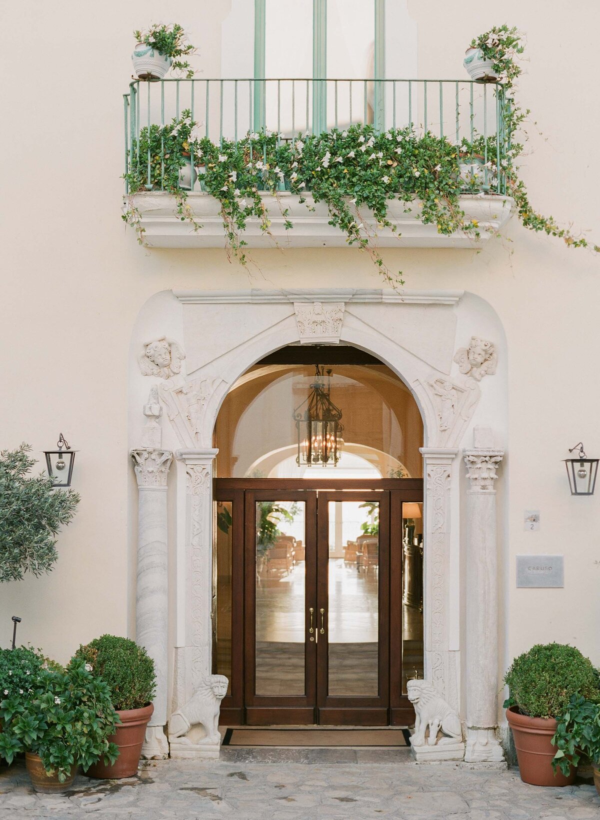 Molly-Carr-Photography-Luxury-Wedding-Photographer-Destination-Wedding-Photography-Hotel-Caruso-Ravello-Amalfi-Coast-55