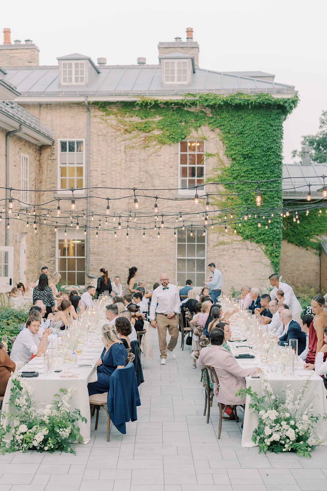 Junophoto-alfresco-italian-wedding-vibes-at-Domaine-Cataraqui-267