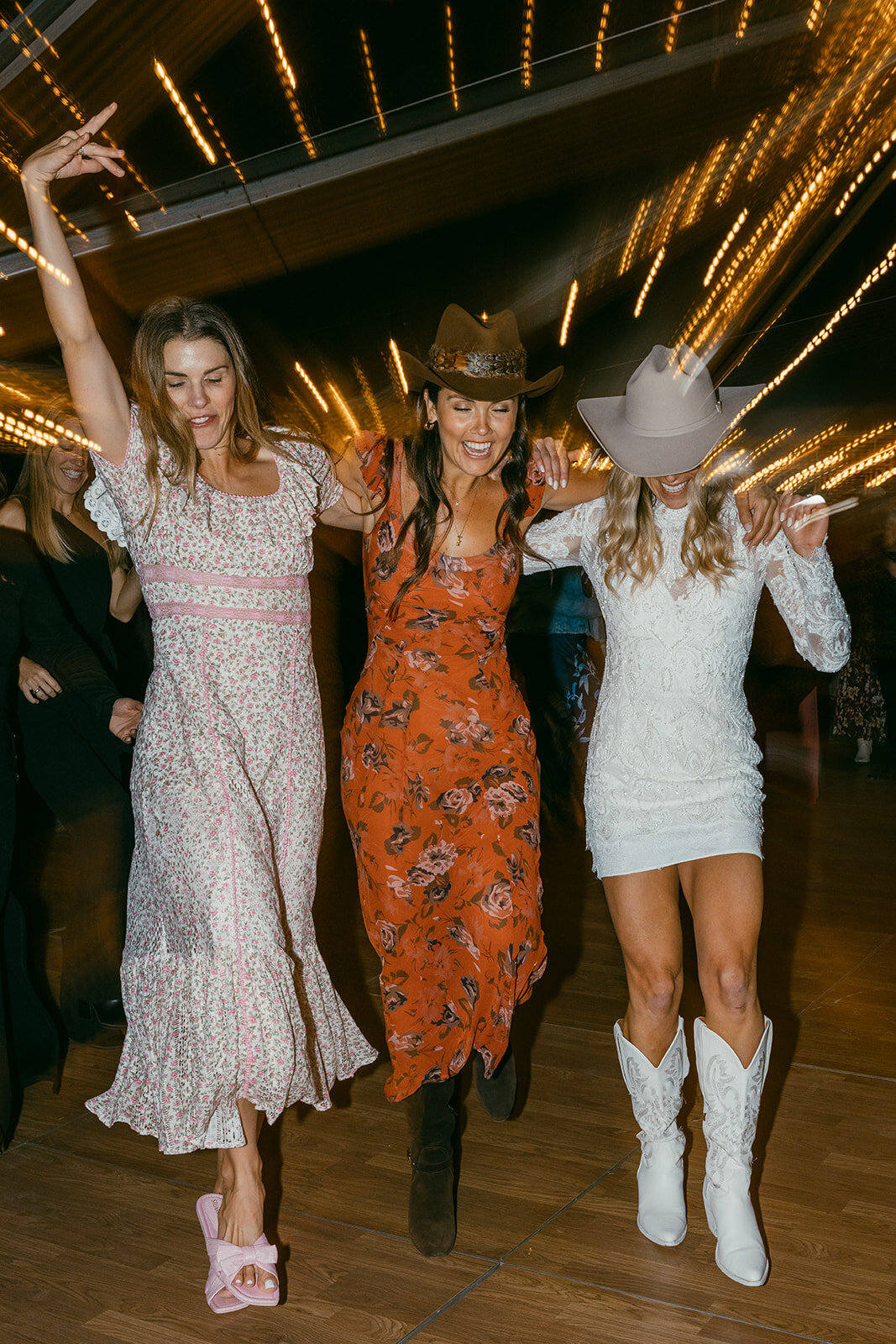presley-gray-photo-Deerlodge-rustic-western-Montana-wedding-2447