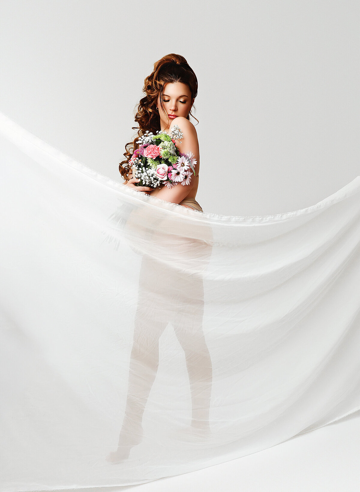 portrait photographer Syracuse, pregnancy, mom, baby, gowns, pregnancy photos, photography, belly, backdrop, studio, white