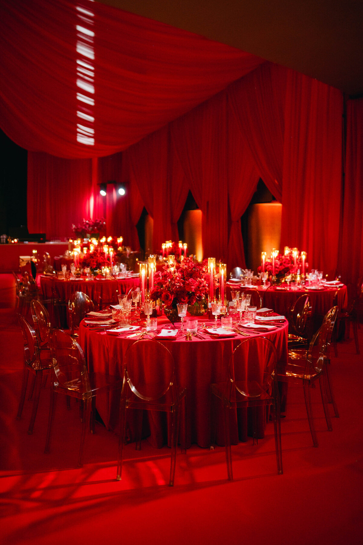 515-A-Luxurious-Red-Themed-Wedding-in-Toronto-Capturing-Timeless-Elegance-36