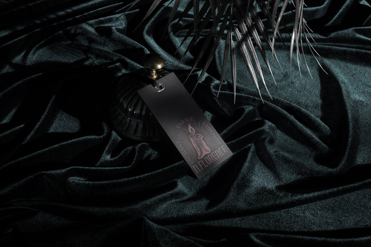 label-mockup-secondary-logo