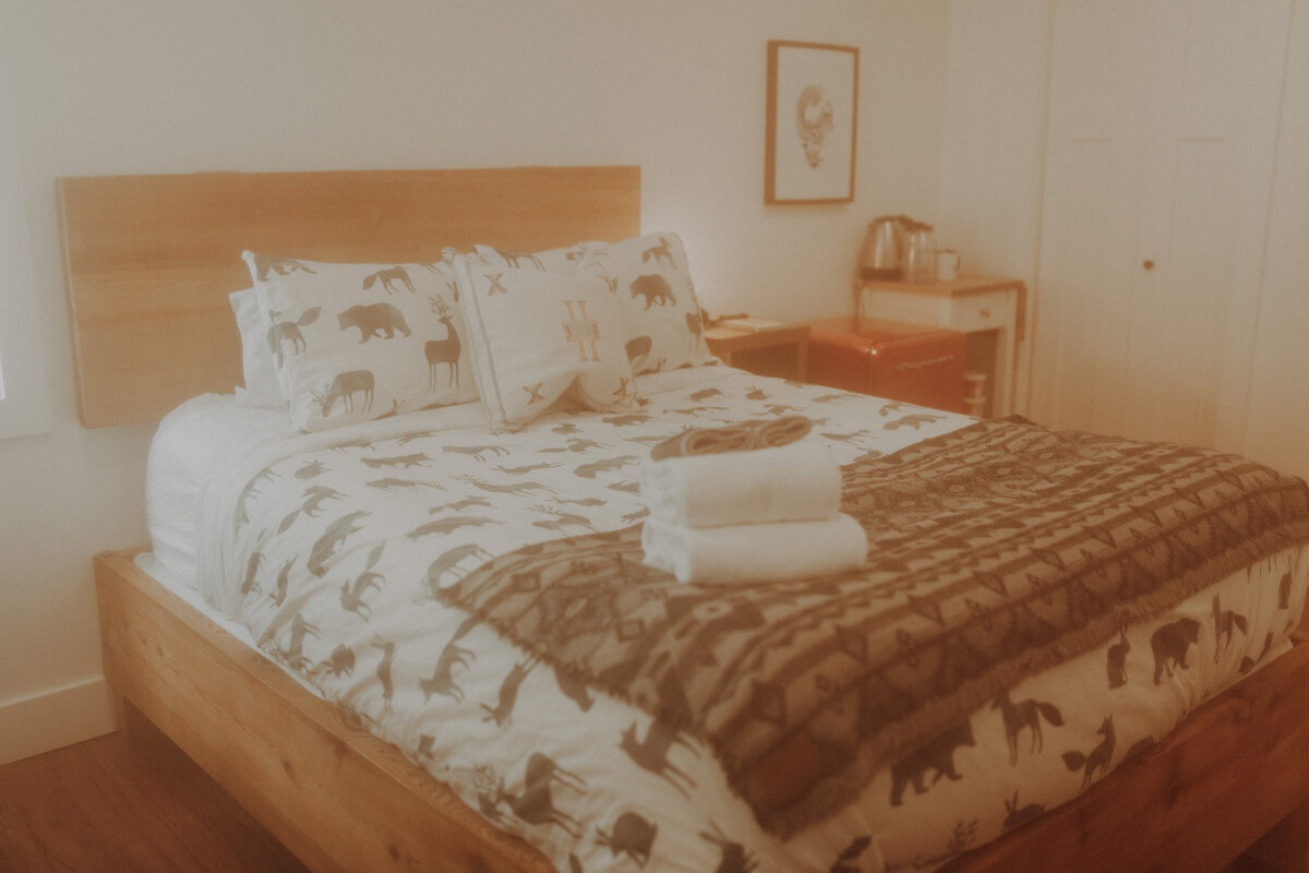 Sleepy Bear Guest House Airbnb Photography Session Ucluelet British Columbia 6