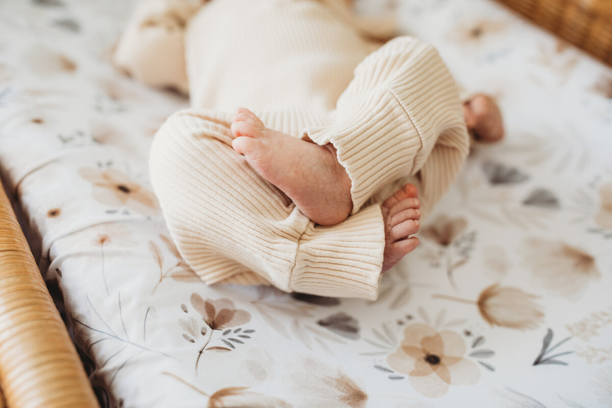 New_Hampshire_Lifestyle_Newborn_Photographer-5