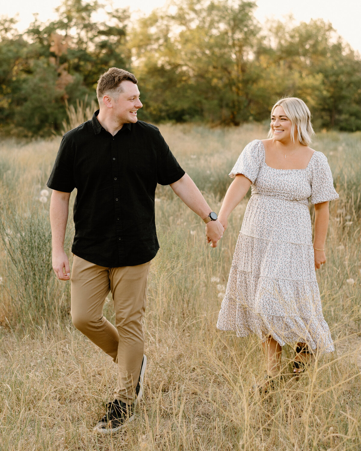 summer_golden_hour_spokane_washington_engagement_session_07