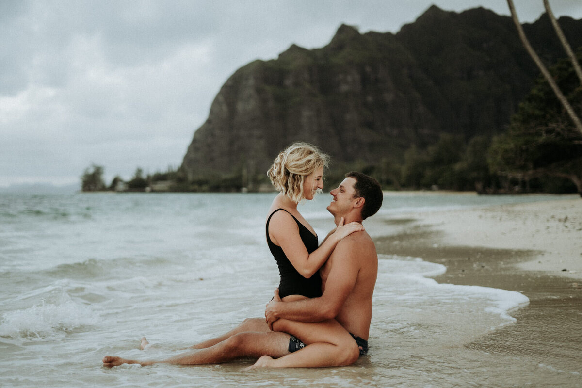 oahu-beach-hawaii-couples-photographer-97