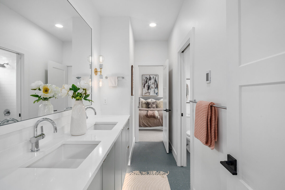 214 29th Ave E Unit A (Seattle) - MLS (14 of 37)