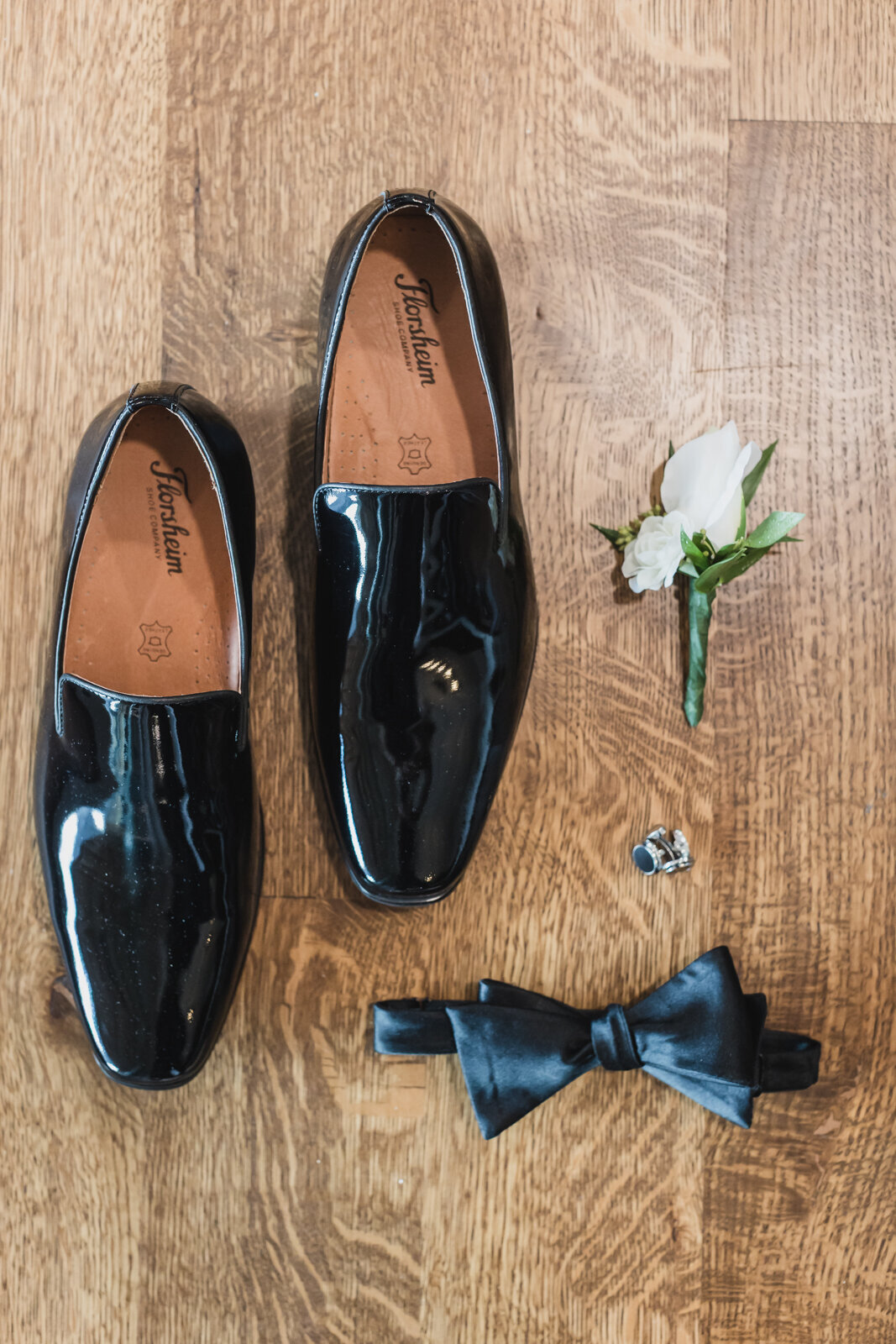 Classic Detroit Wedding at Saint Peter and Paul Church with Elegant Andiamo Reception35