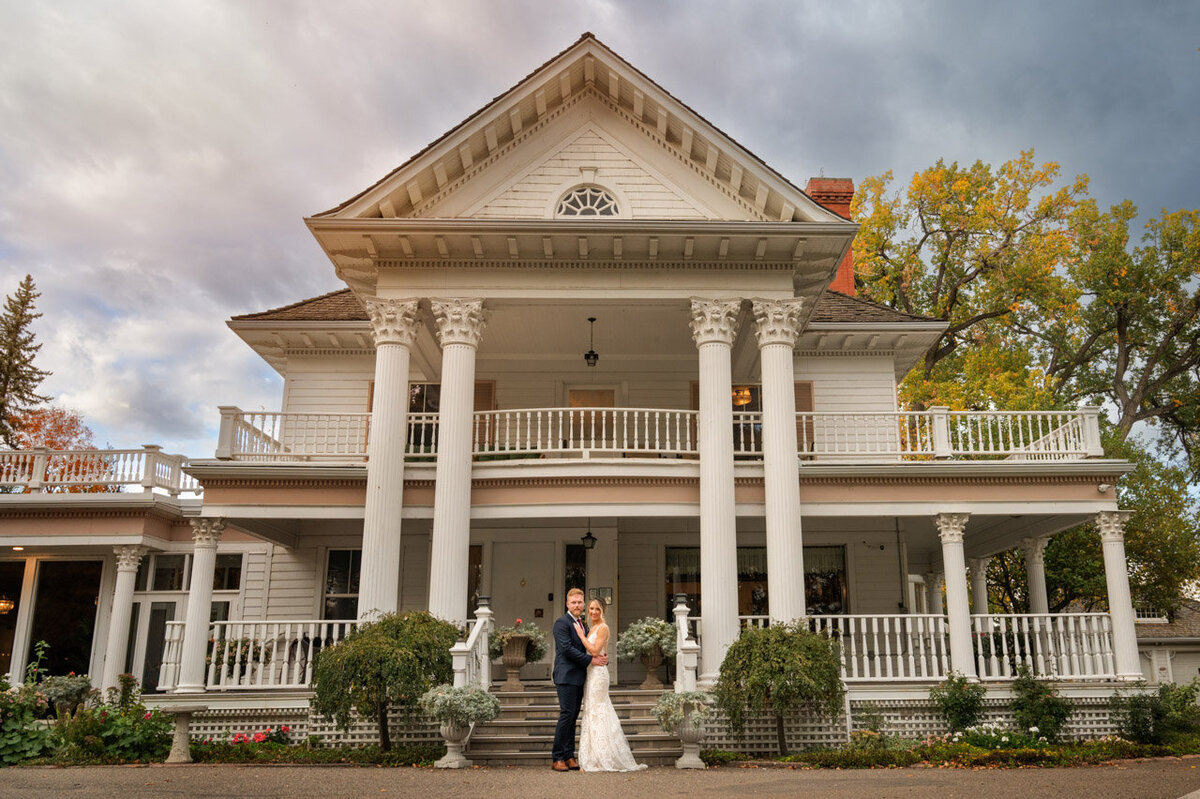 Lethbridge Wedding Photographer & Alberta Professional Photography Studio