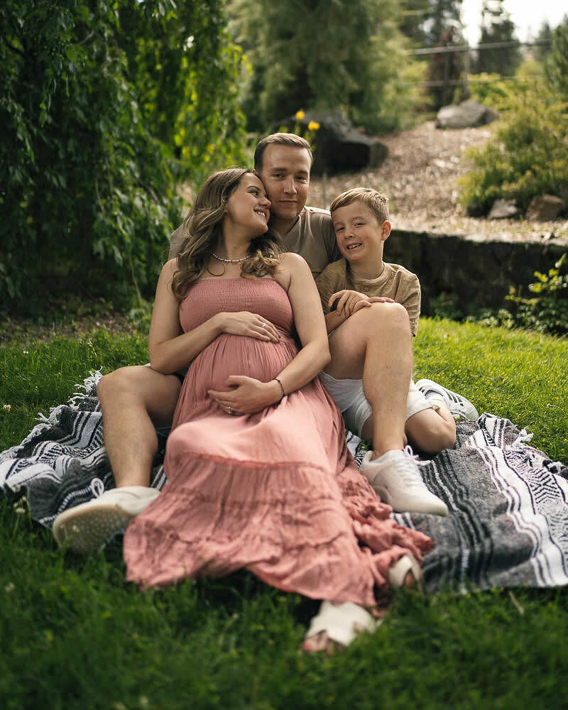 candid-maternity-family-session-wa