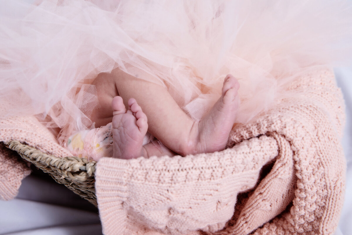 newborn session baby feet
