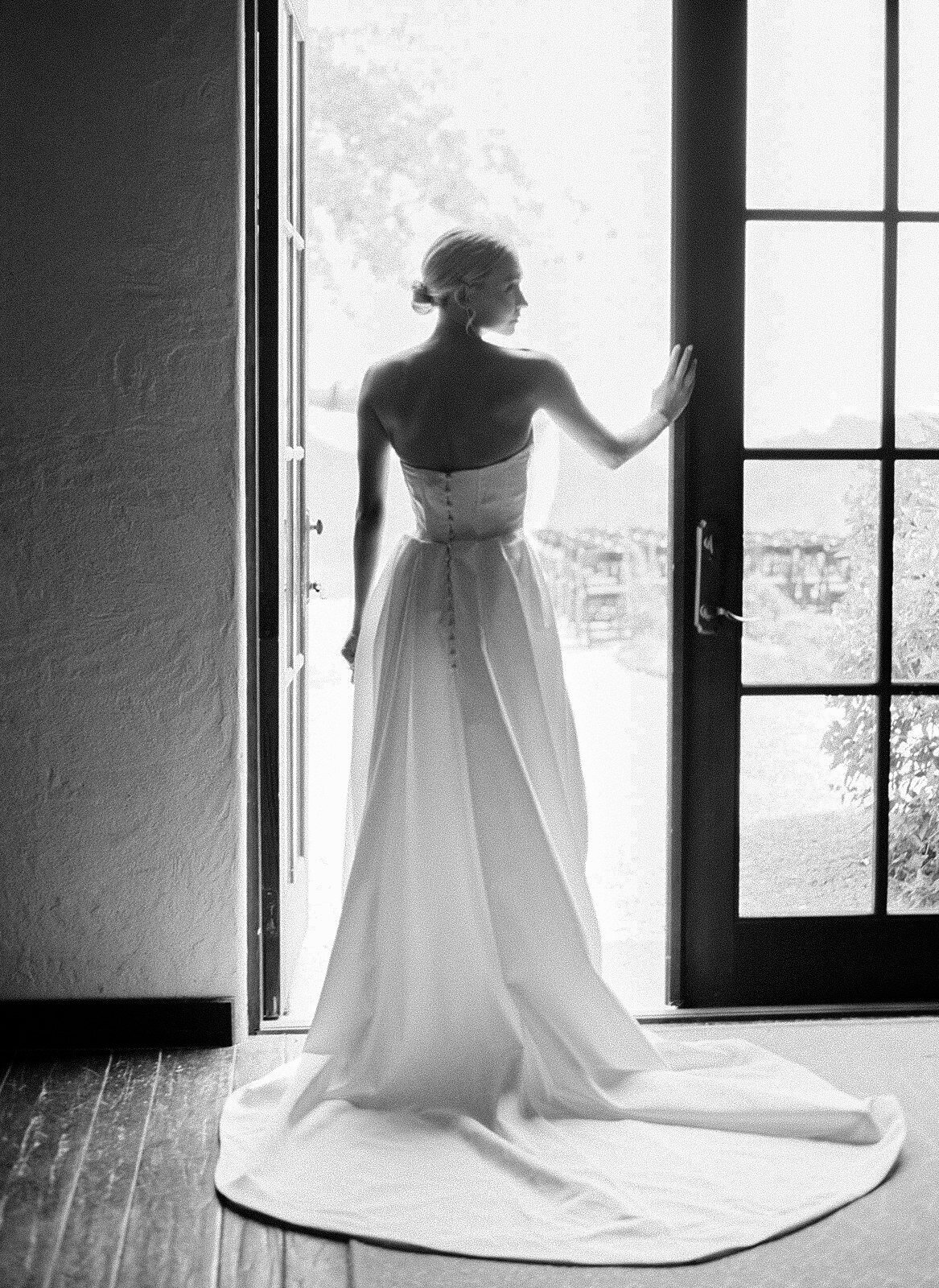 Morelock_Sanders_Wedding_BrideandGroom_TaraHodgesPhotography010