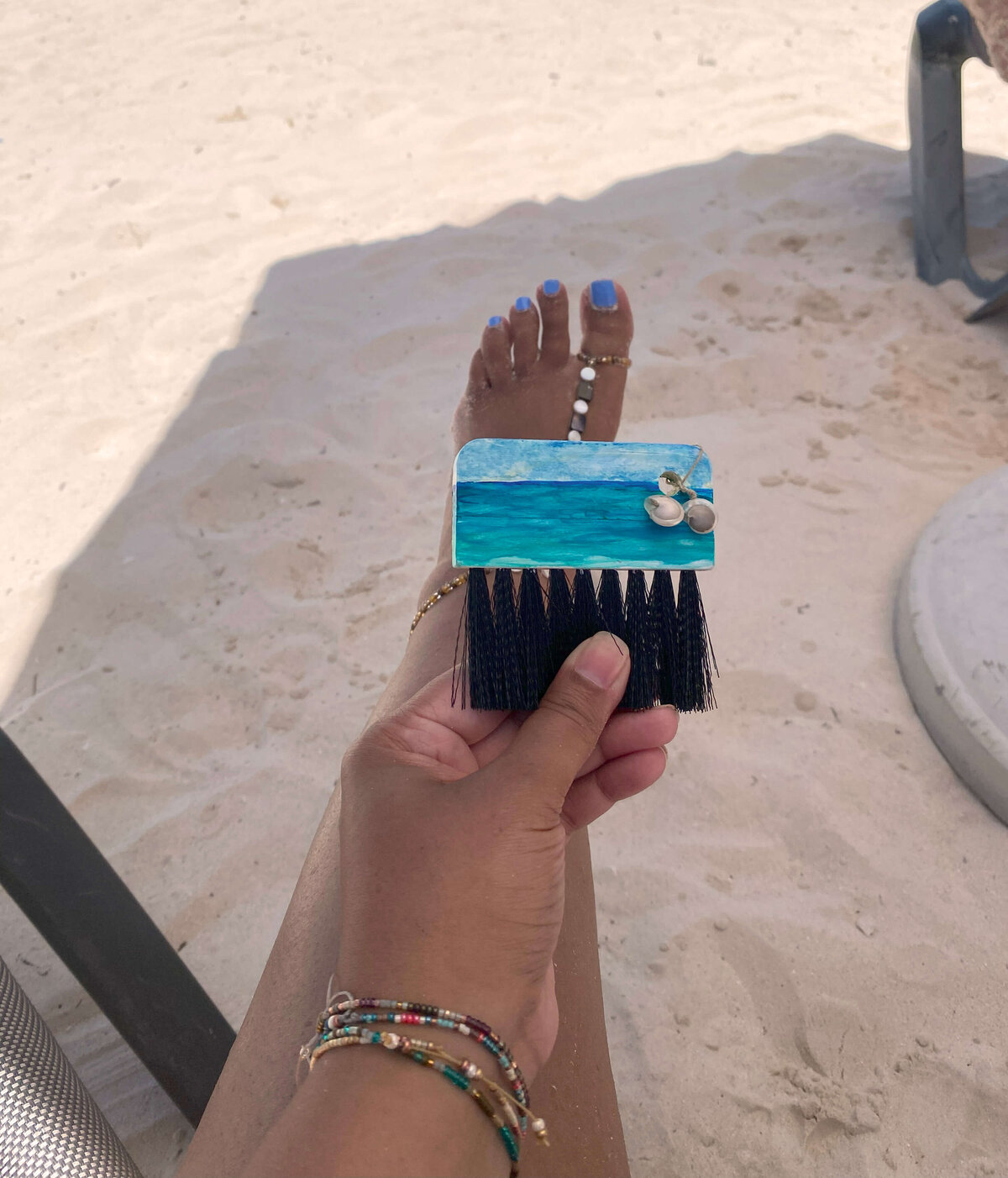 hand-painted-sand-brush-wedding-favor