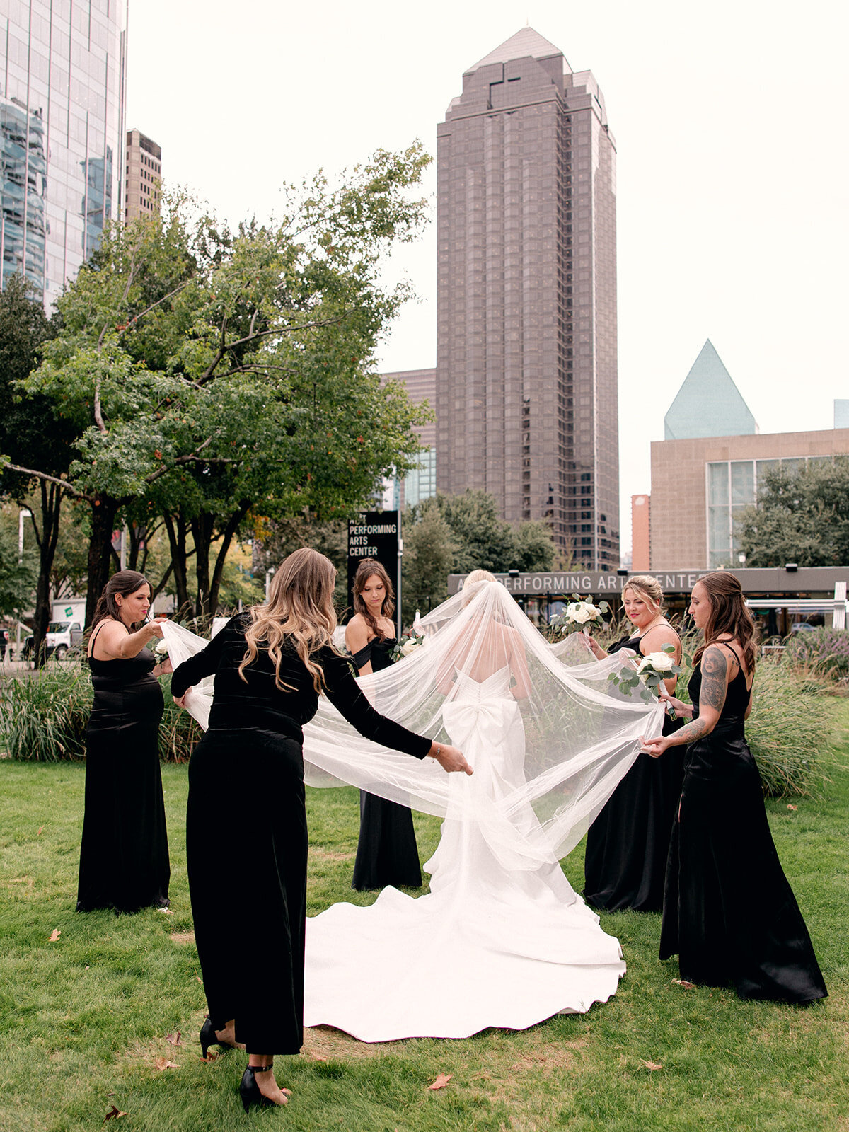 20223-11-11_Katie+DavidChenSneakPreviews_MollyMurphyPhotography-50