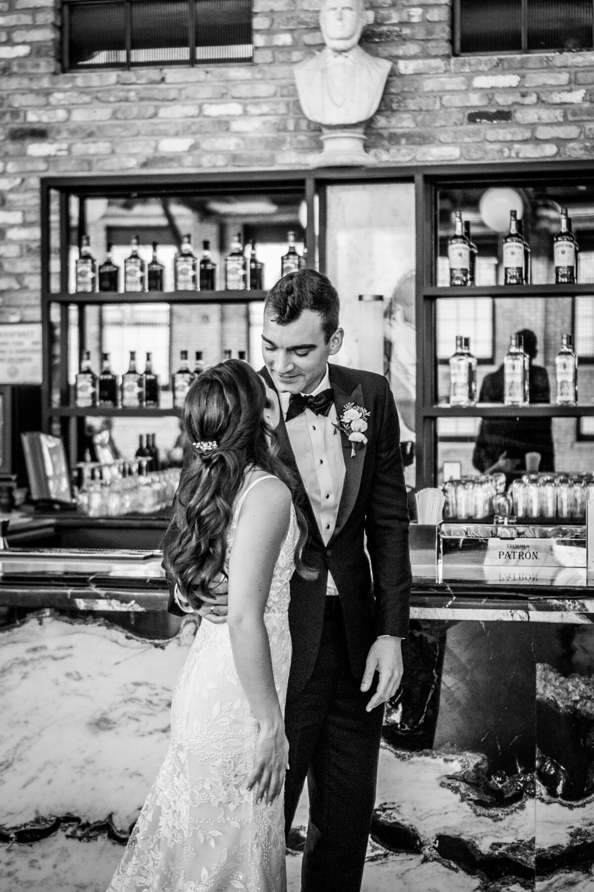 bride-groom-bar