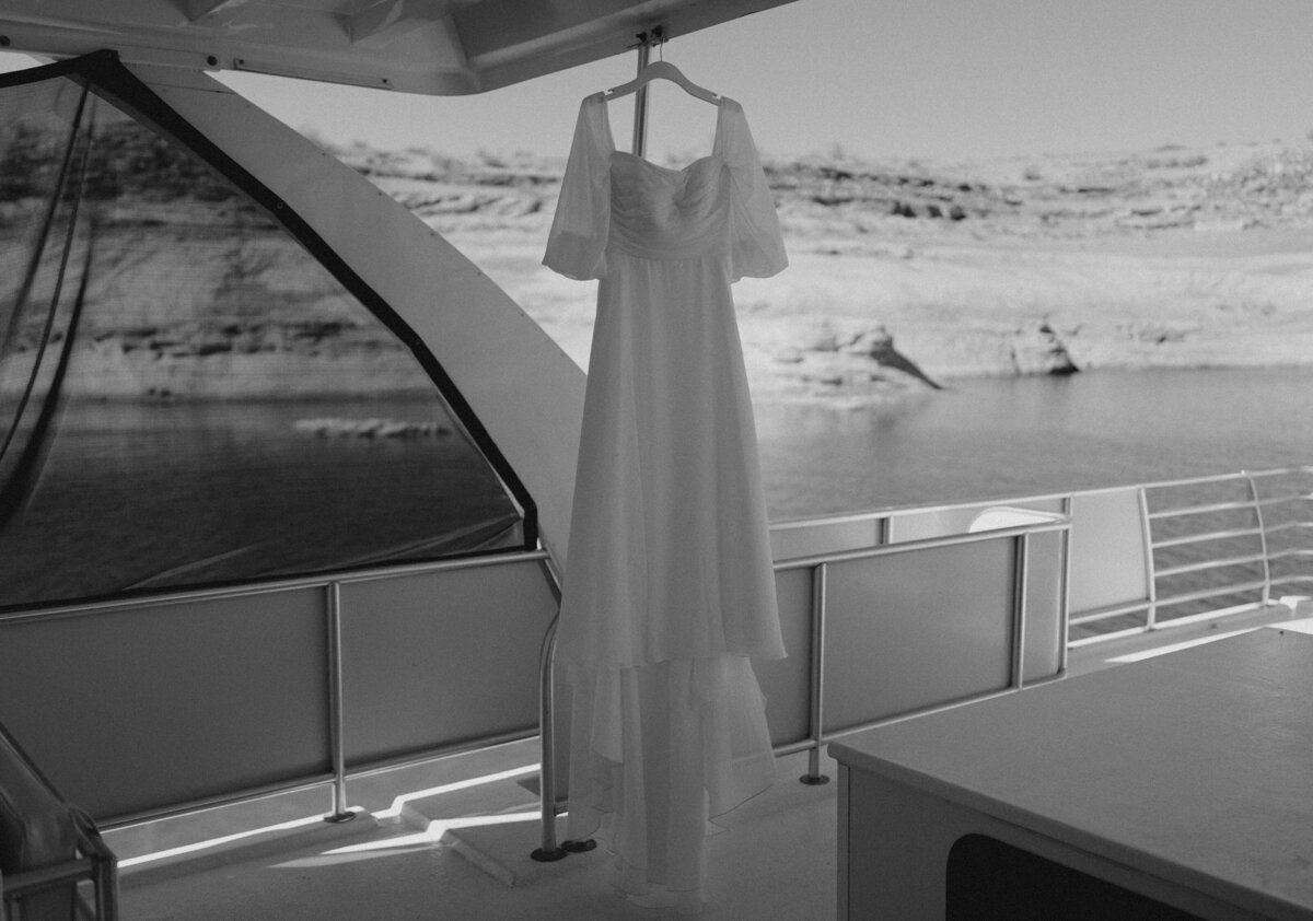R + M _ Destination Wedding _ Lake Powell _ Utah-33