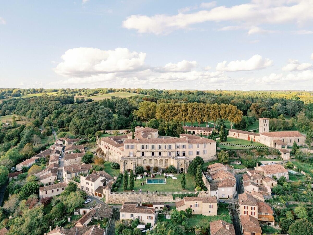 wedding - luxury - flowers -florist - chateau - floristry - florals -bride -couple-08