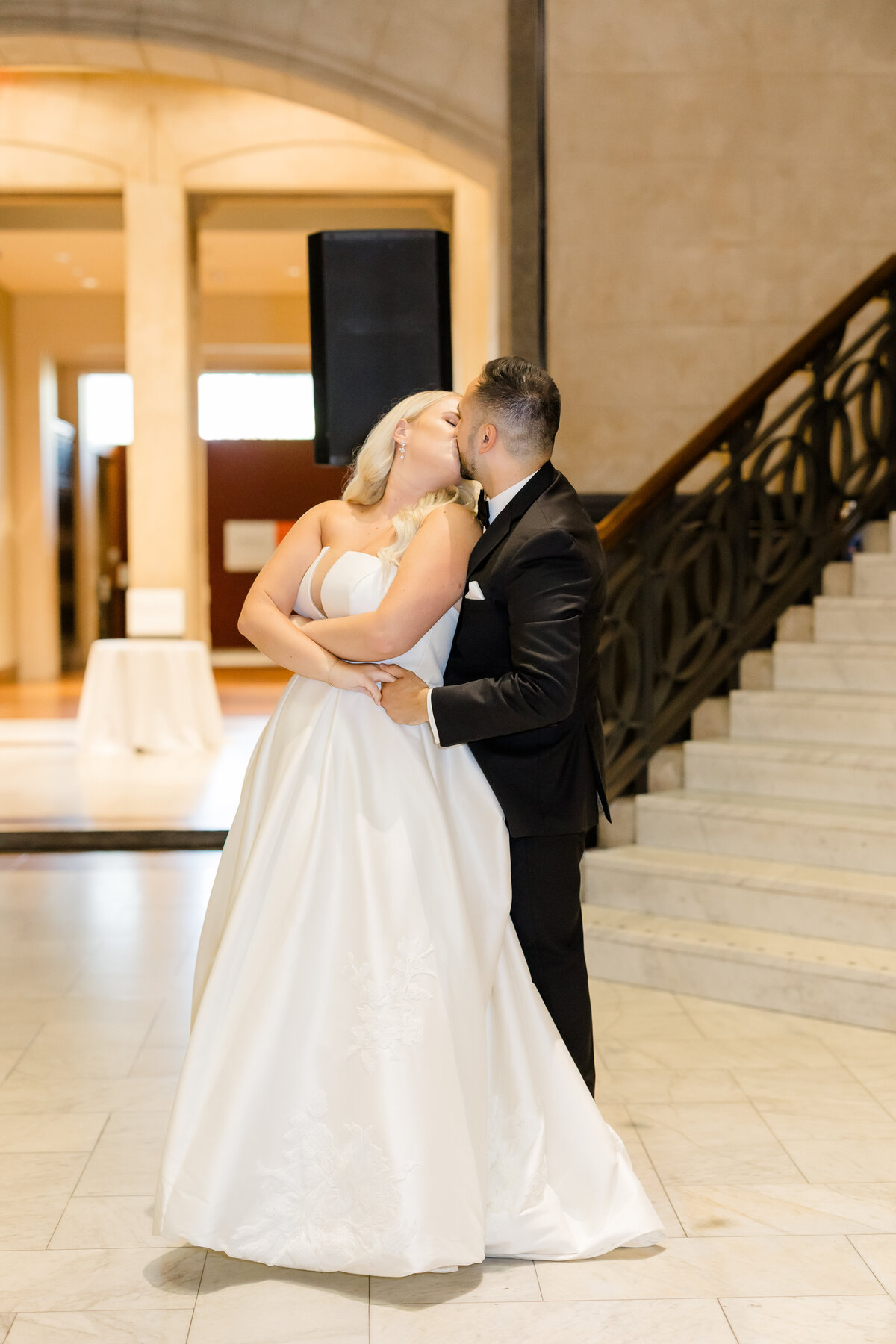 kasia-sickau-photography-cincinnati-ohio-wedding-photographer-caitlyn-mohammed-cincinnati-art-museum-wedding7