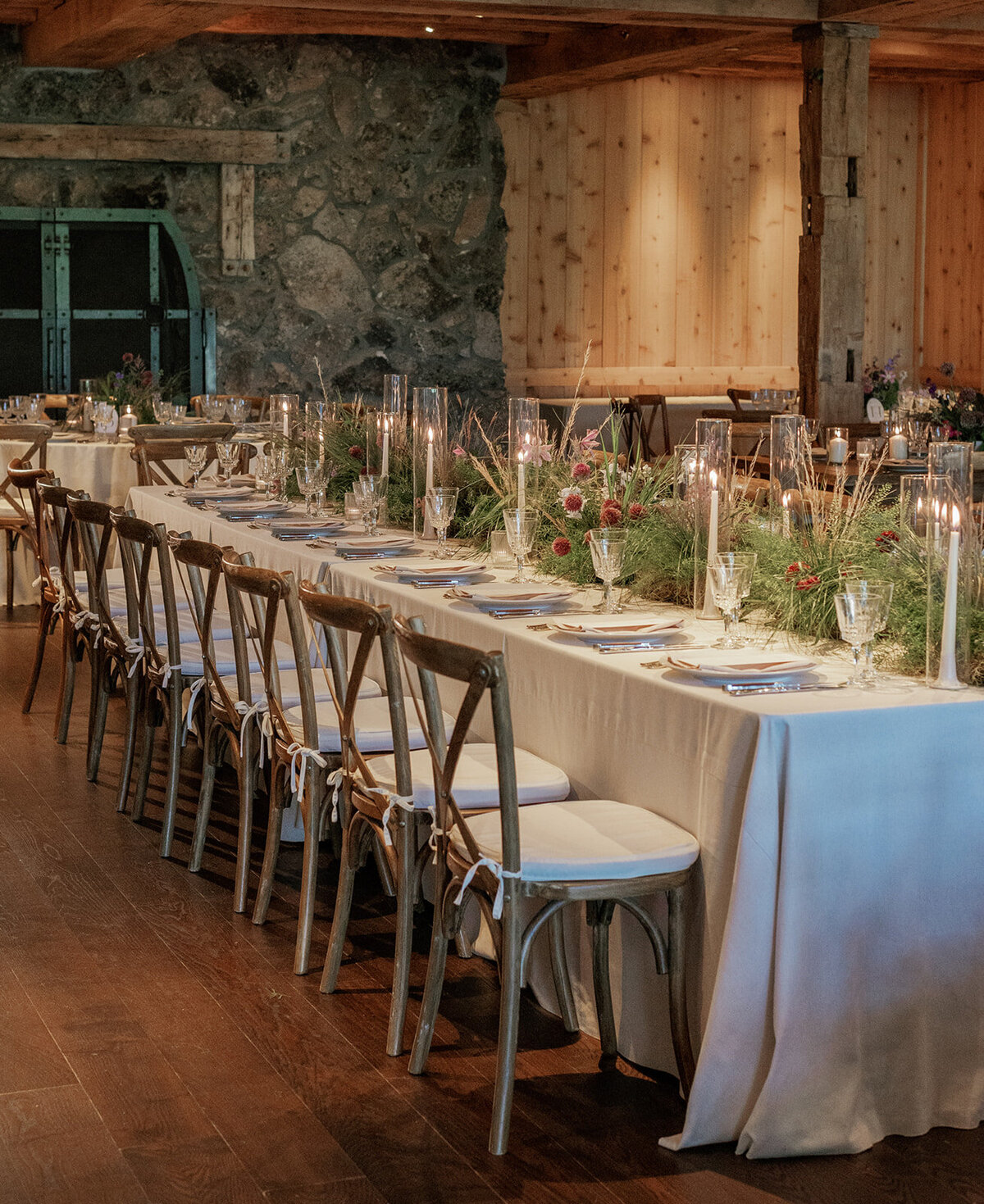 SophieAdamWeddingSELECTS8.24.24tablescape-7
