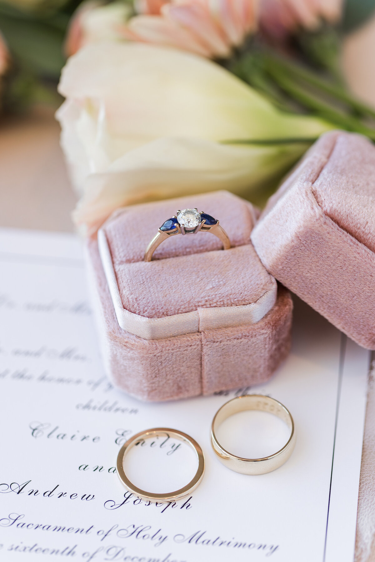 wedding-rings-on-invitation