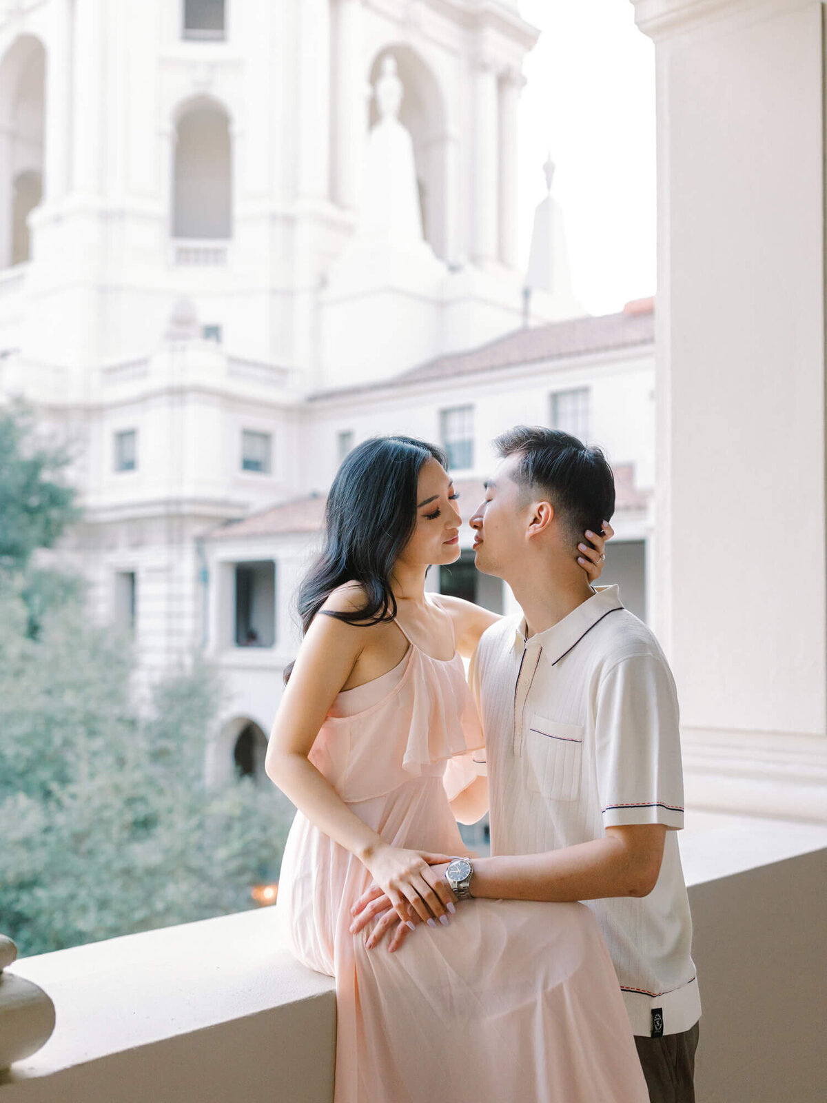 pasadena city hall engagement photo of couple kissing