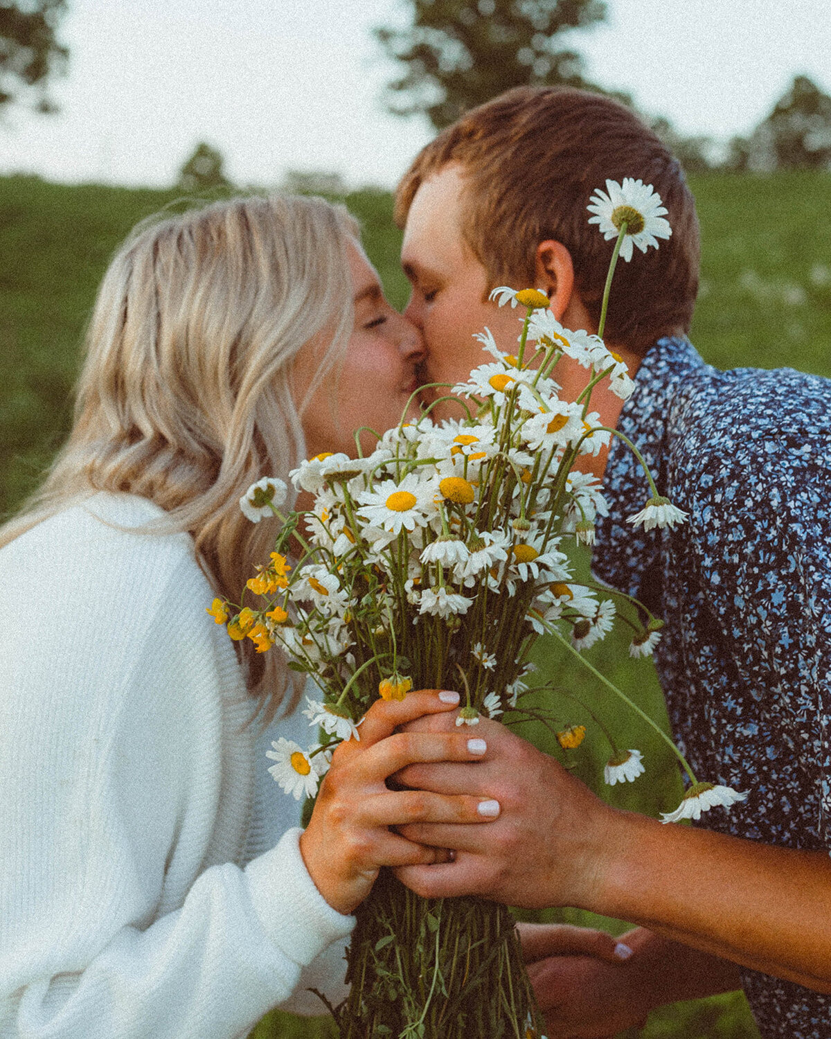 Runge-Prairie-Engagement-Shoot-Wildflowers-Missouri-240518-0112