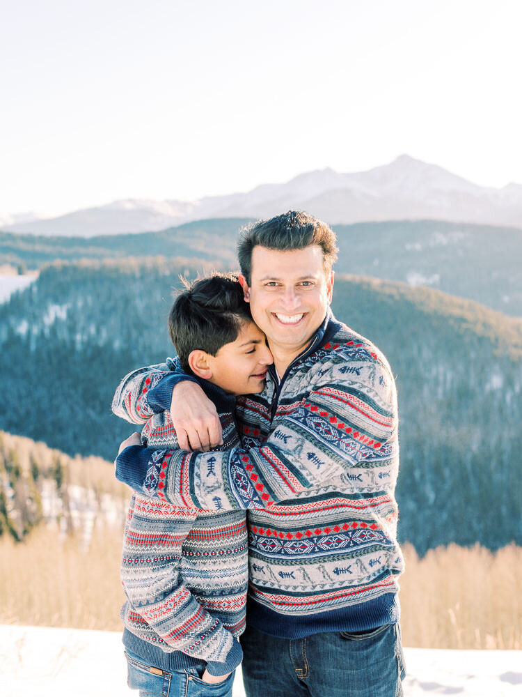 Colorado-Family-Photography-Vail-Colorado-Christmas-Winter-Mountaintop22