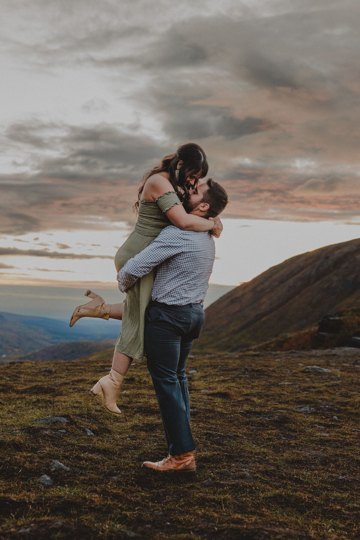 031022AlaskaEngagementHatcherPass_314