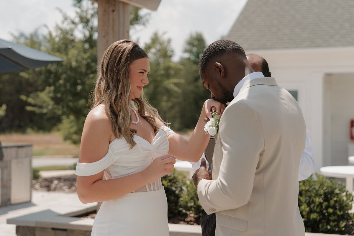 north-carolina-wedding-photographer-stephanie-small-weddings-00092