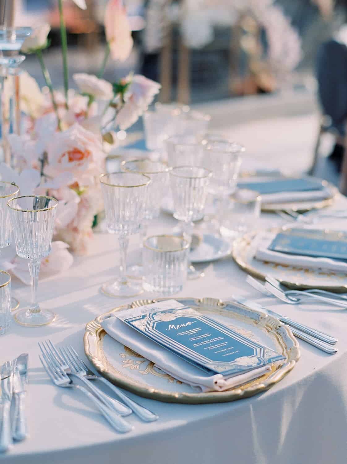 Lake-Como-Villa-Balbiano-wedding-Italy-decoration-table-setting-blue-by-Julia-Kaptelova-Phototgraphy-236