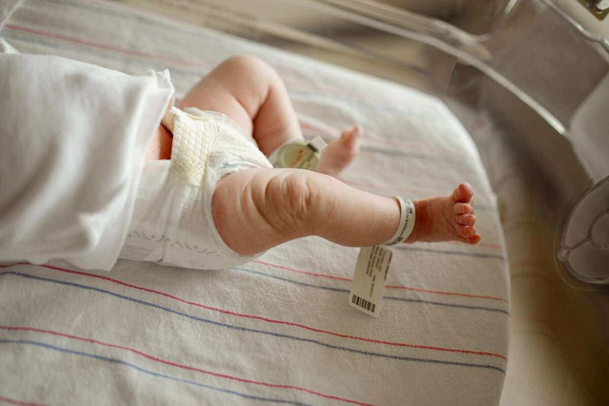 fresh-48-newborn-girl-maple-grove-photographer
