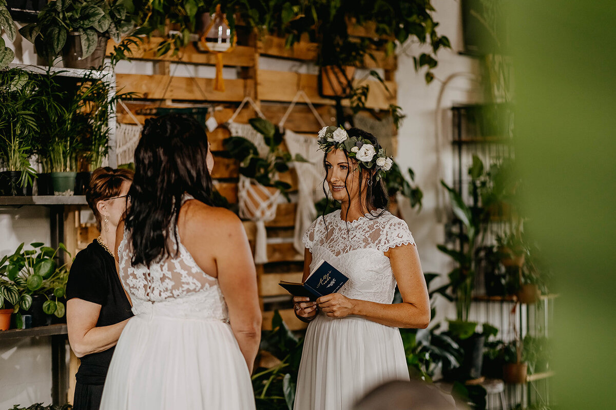 rad-red-wild-roots-unique-wedding-venue-chantilly-chic-celebrations-15