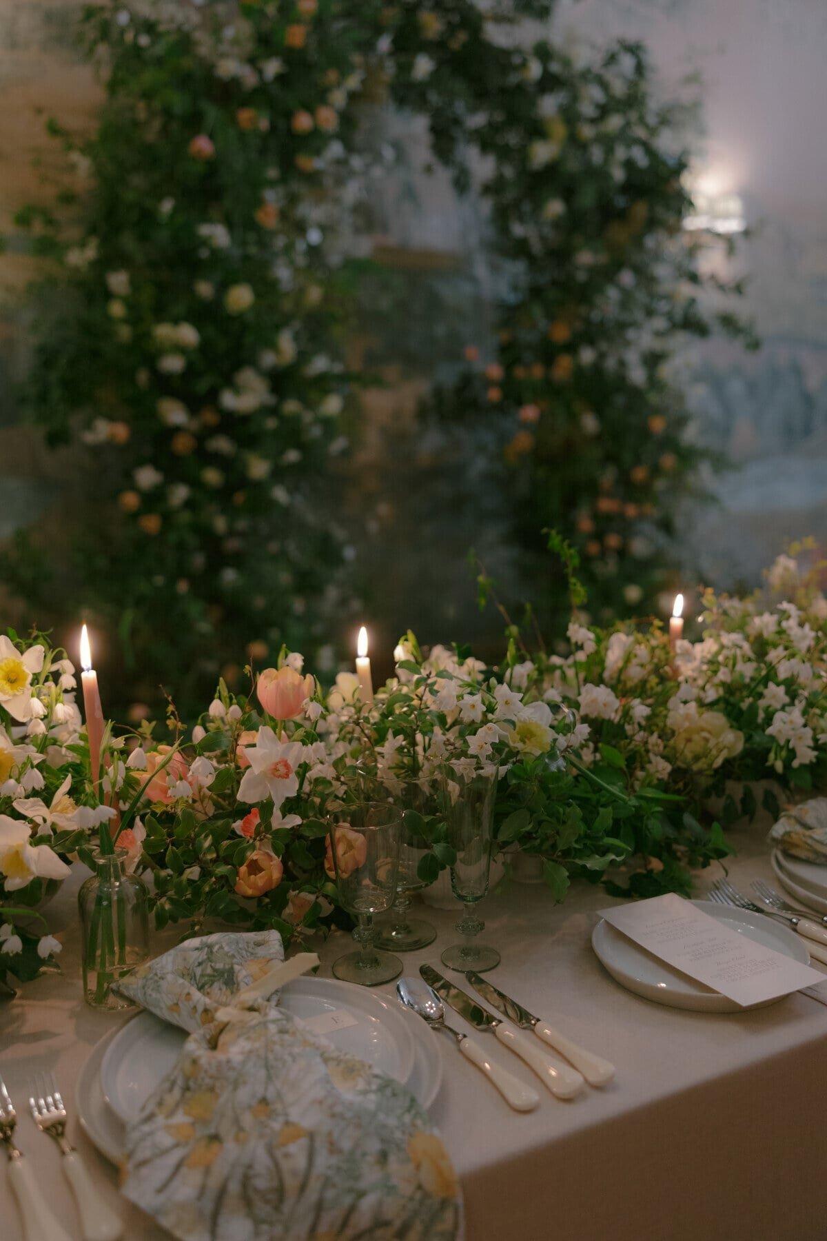 floral-runner-tablescape-callow-hall