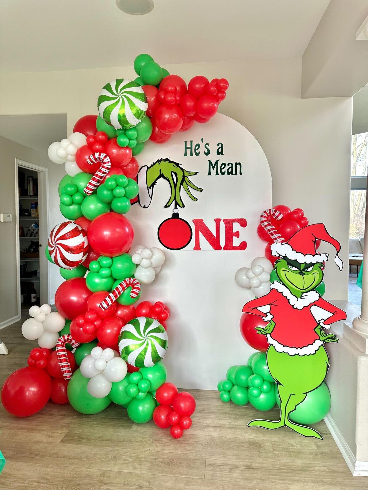 Grinch balloons
