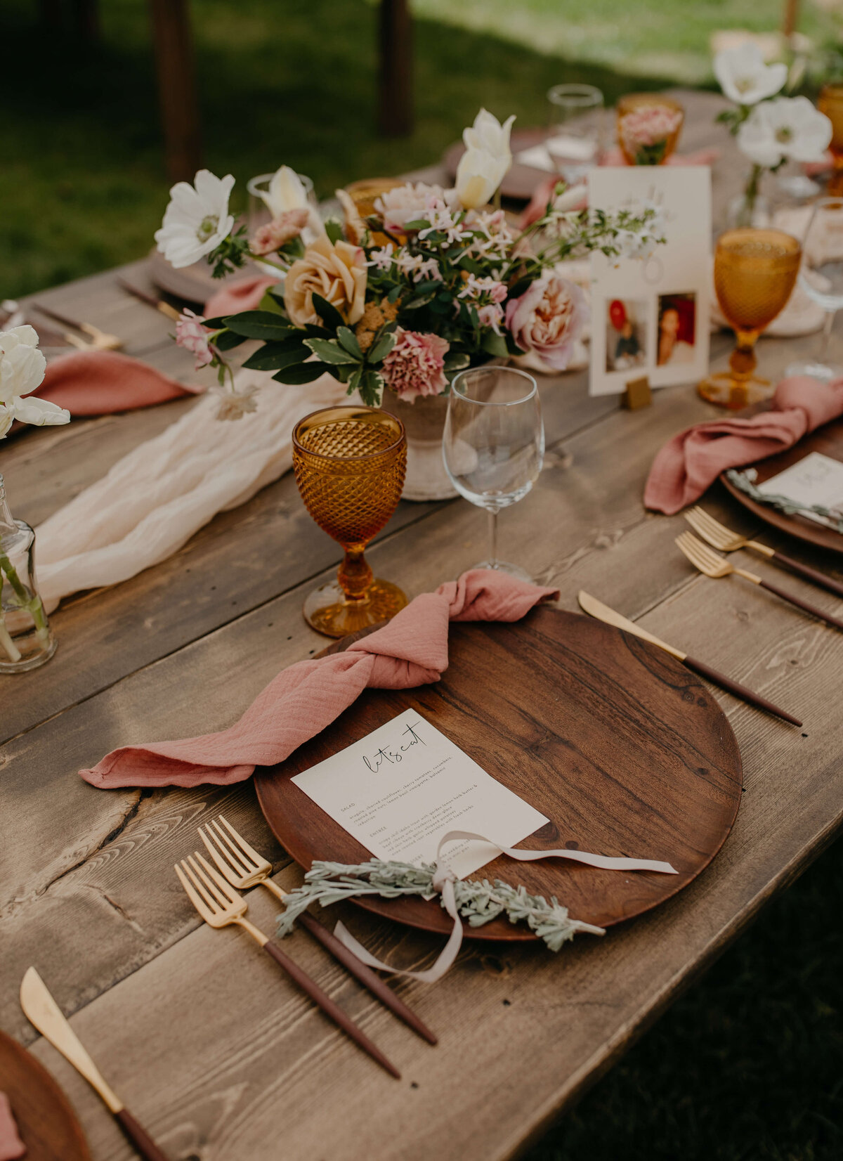 reception-table-neutral-wedding-floral-compote