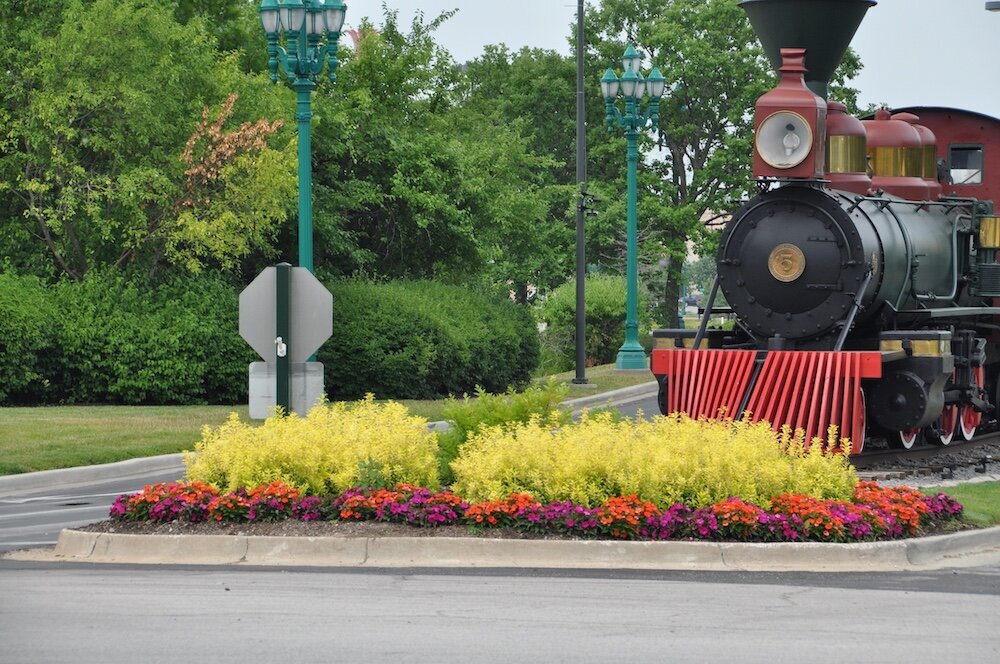 Commercial landscape company project in Kansas City: seasonal flowers showcase