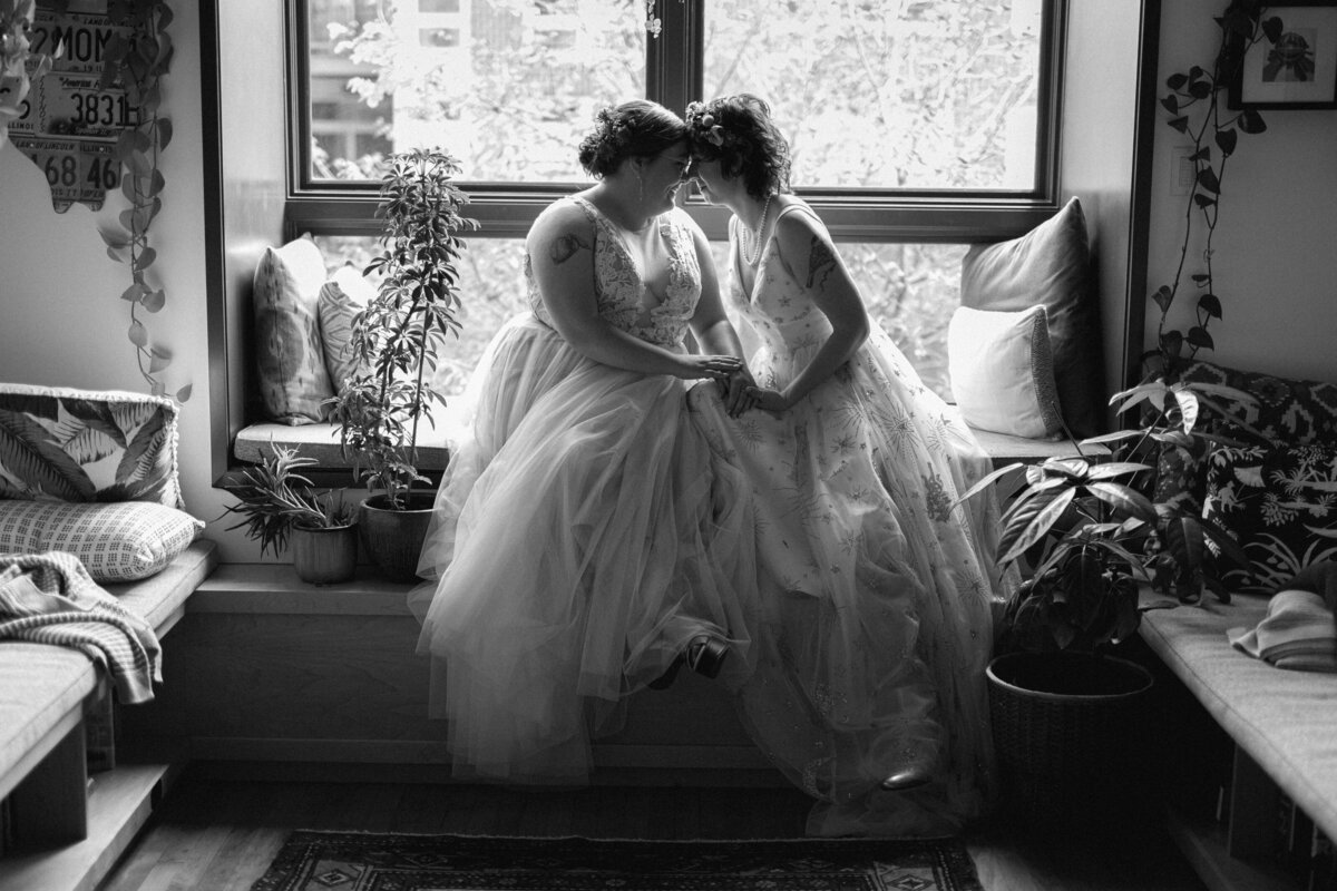 morgans-on-fulton-wedding-gay-queer-photographer-wedding-chicago-40