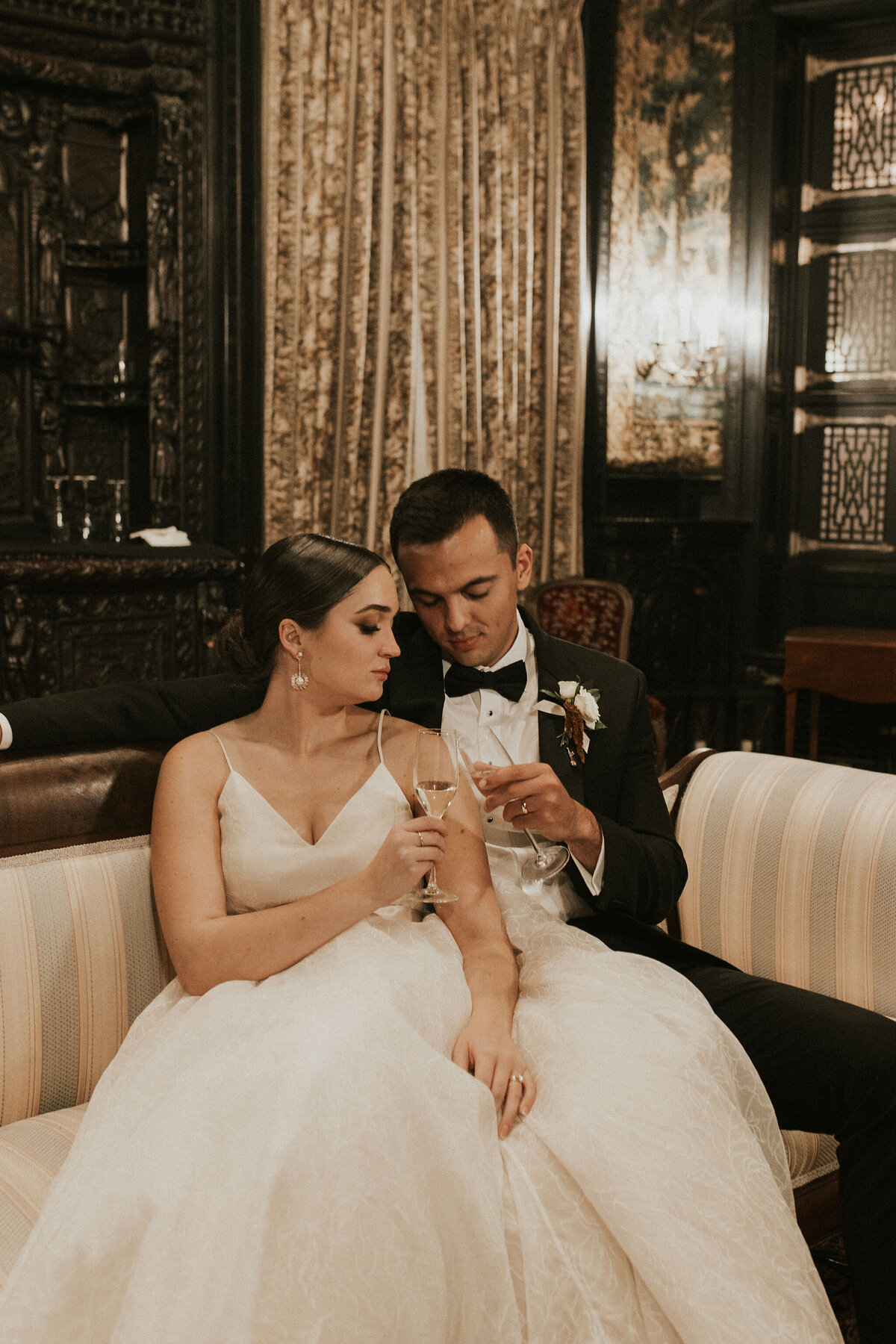 WELLING-FLORES.Wedding.EngineersClub-rcptn-28