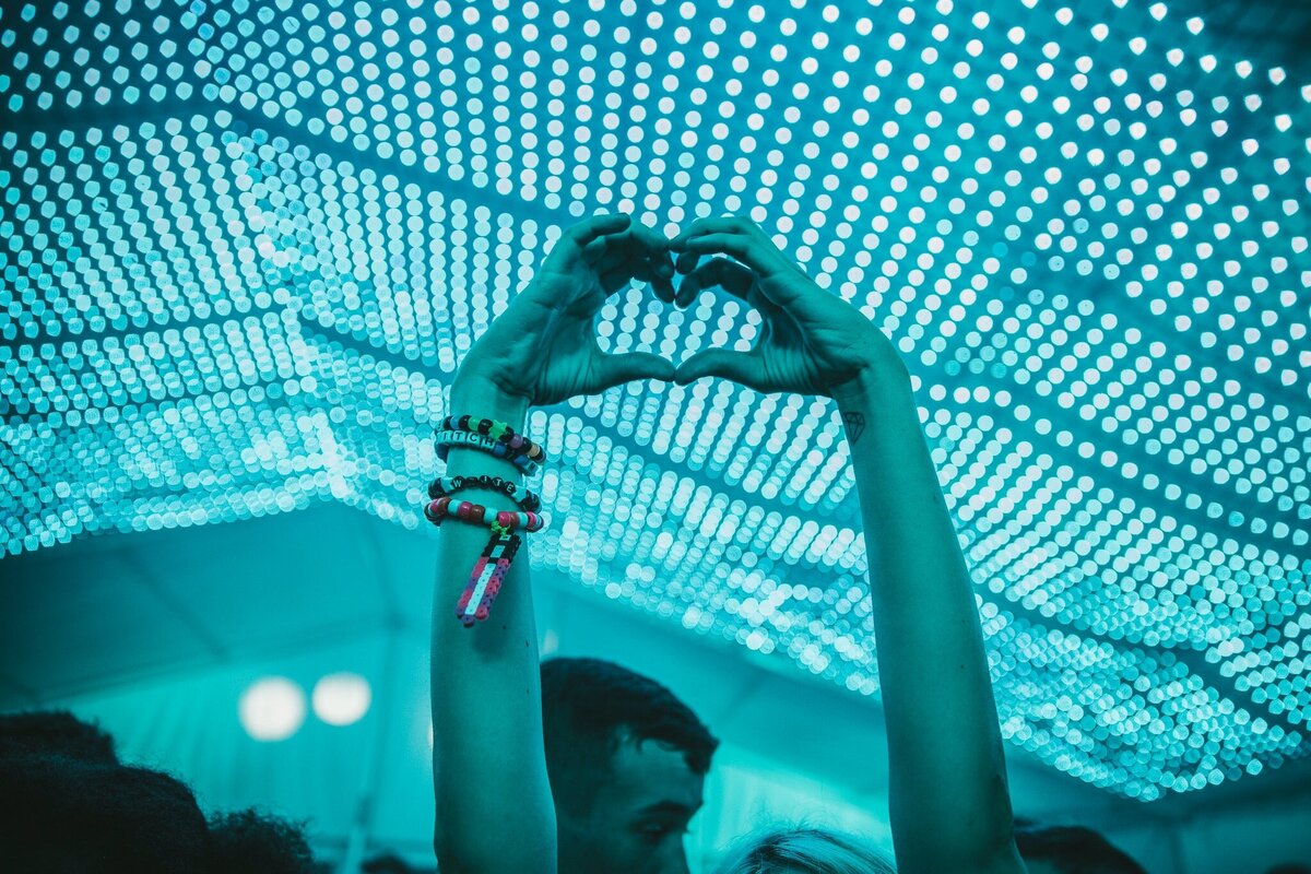 Love Night Life