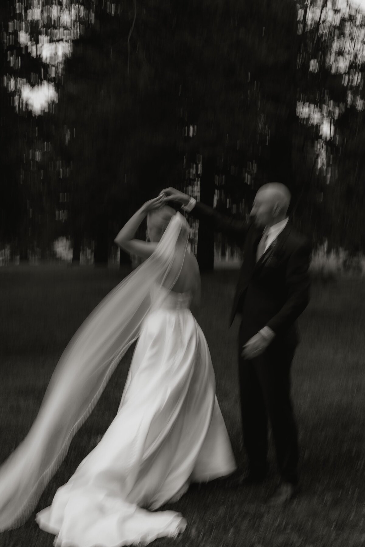rainy-wedding-conrad-mansion-28