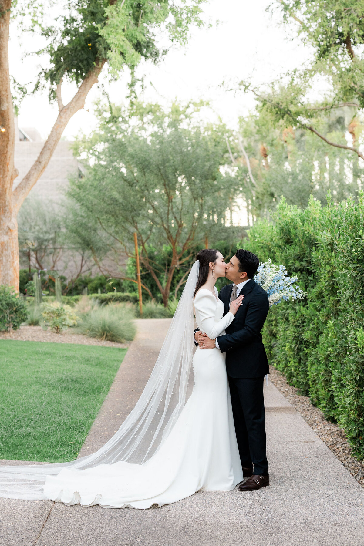 Allyson-and-Connor-gainey-ranch-at-hyatt-wedding-scottsdale-joy-and-ben-photography744