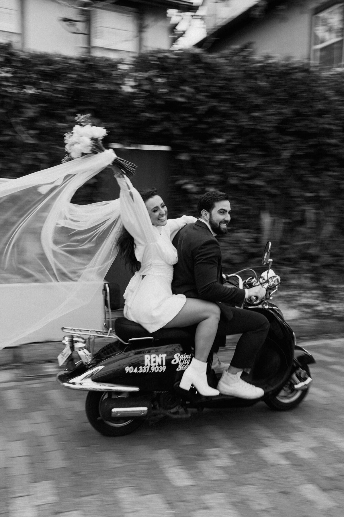 saint-augustine-florida-moped-vespa-elopement-italian-37