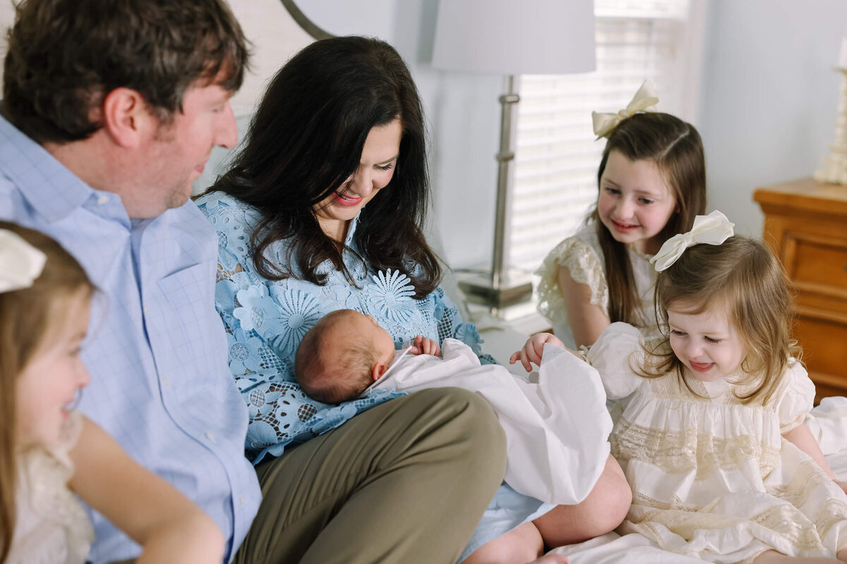 family-on-bed-with-newborn-3