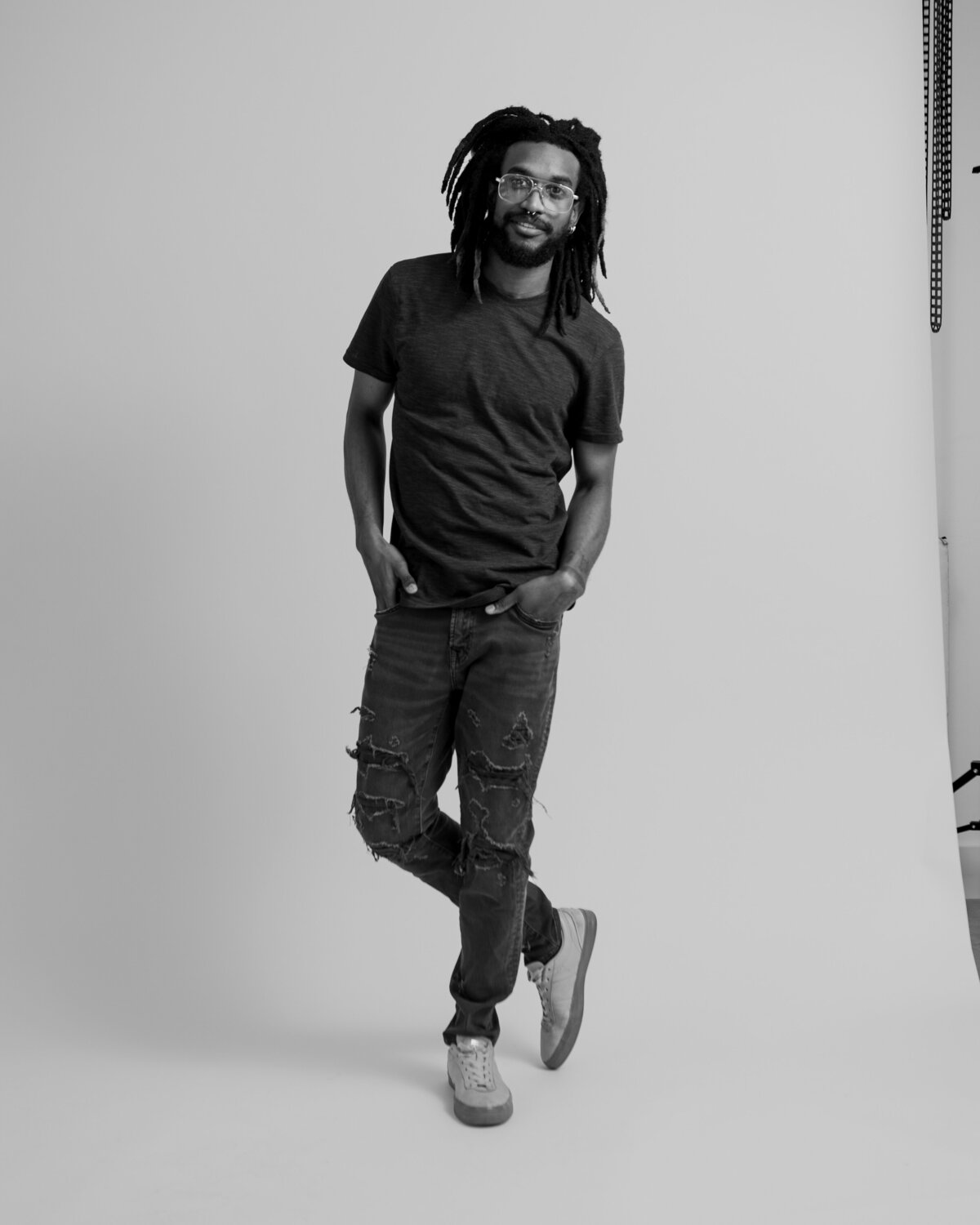 black-white-fullbody-studio