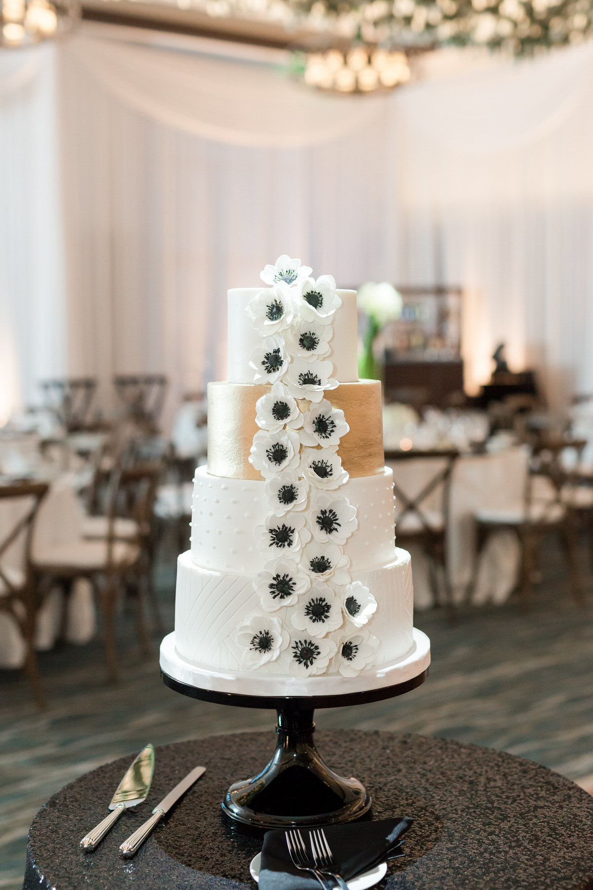 wedding cake, fondant cake