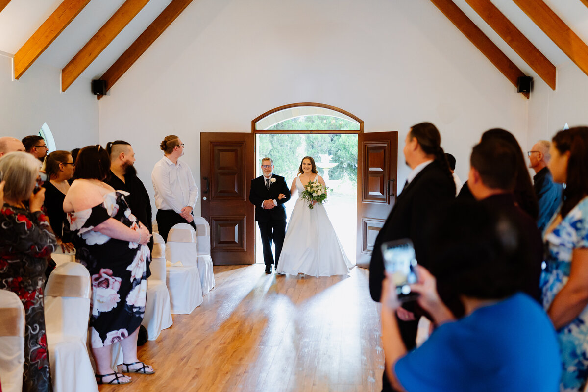 Cedar Creek Estate Wedding - M&C Sneak Peeks-13