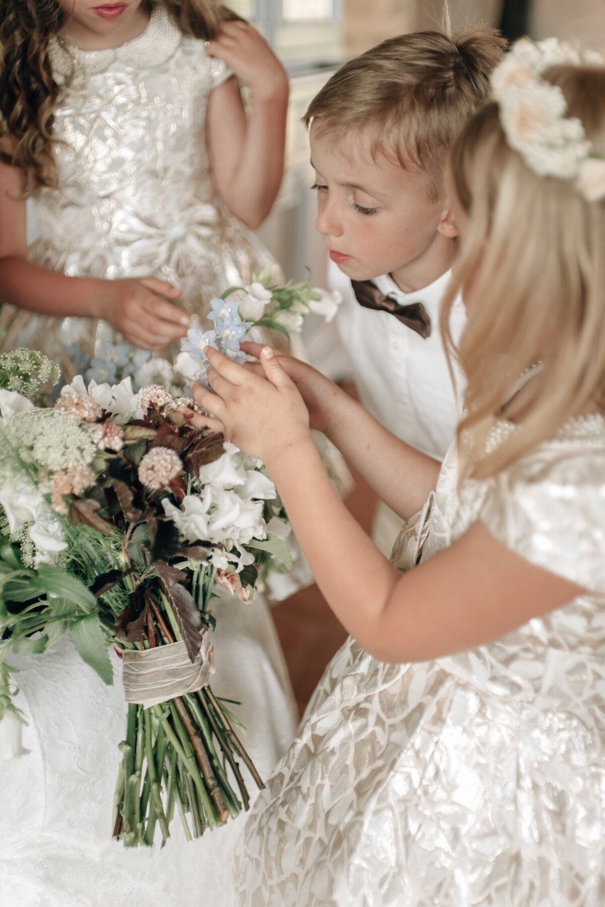 010_Tuscany_Destination_Wedding_Photographer-30_A tuscany wedding in the Chianti hills captured by Flora and Grace Wedding Photography. 