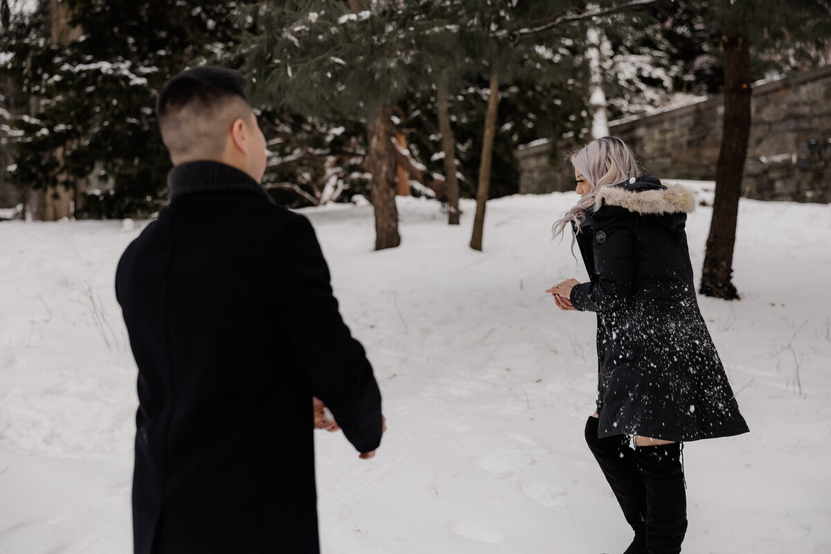 Engagement Photos in the snow at Fort Tryon Park NYC