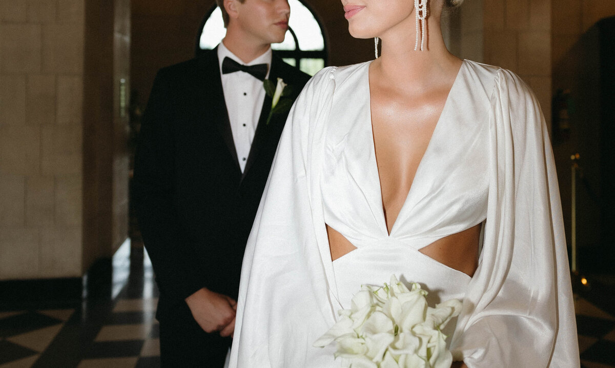intimate editorial wedding couple, romantic mansion wedding photographer