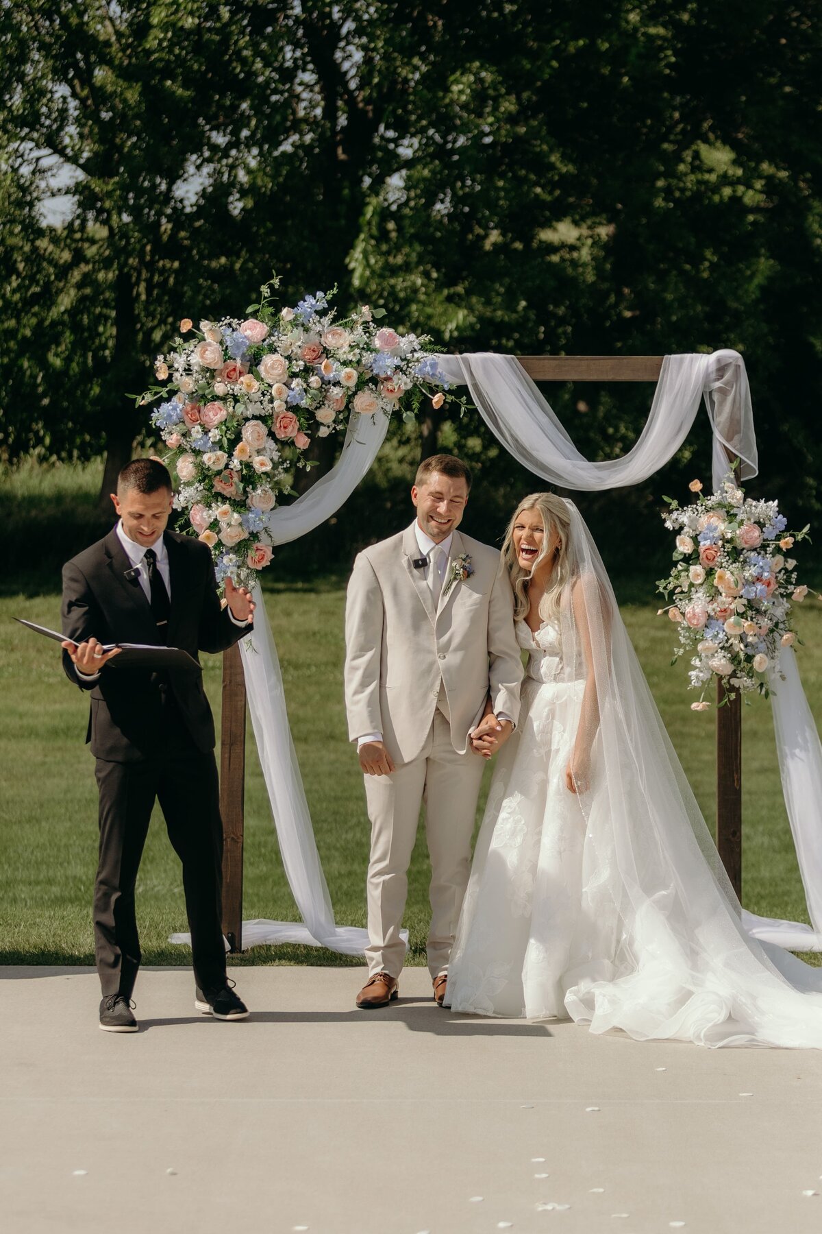 heartfelt-summer-wedding-3